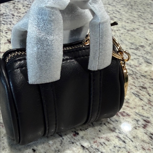 Victoria's Secret Black and Gold Key Holder - Picture 4 of 10